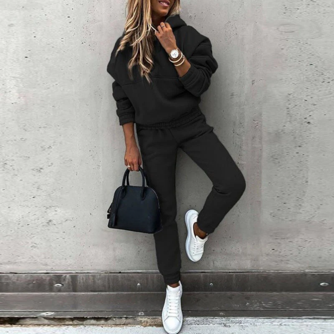 Zarina | Conjunto de invierno con sudadera y joggers para mujer