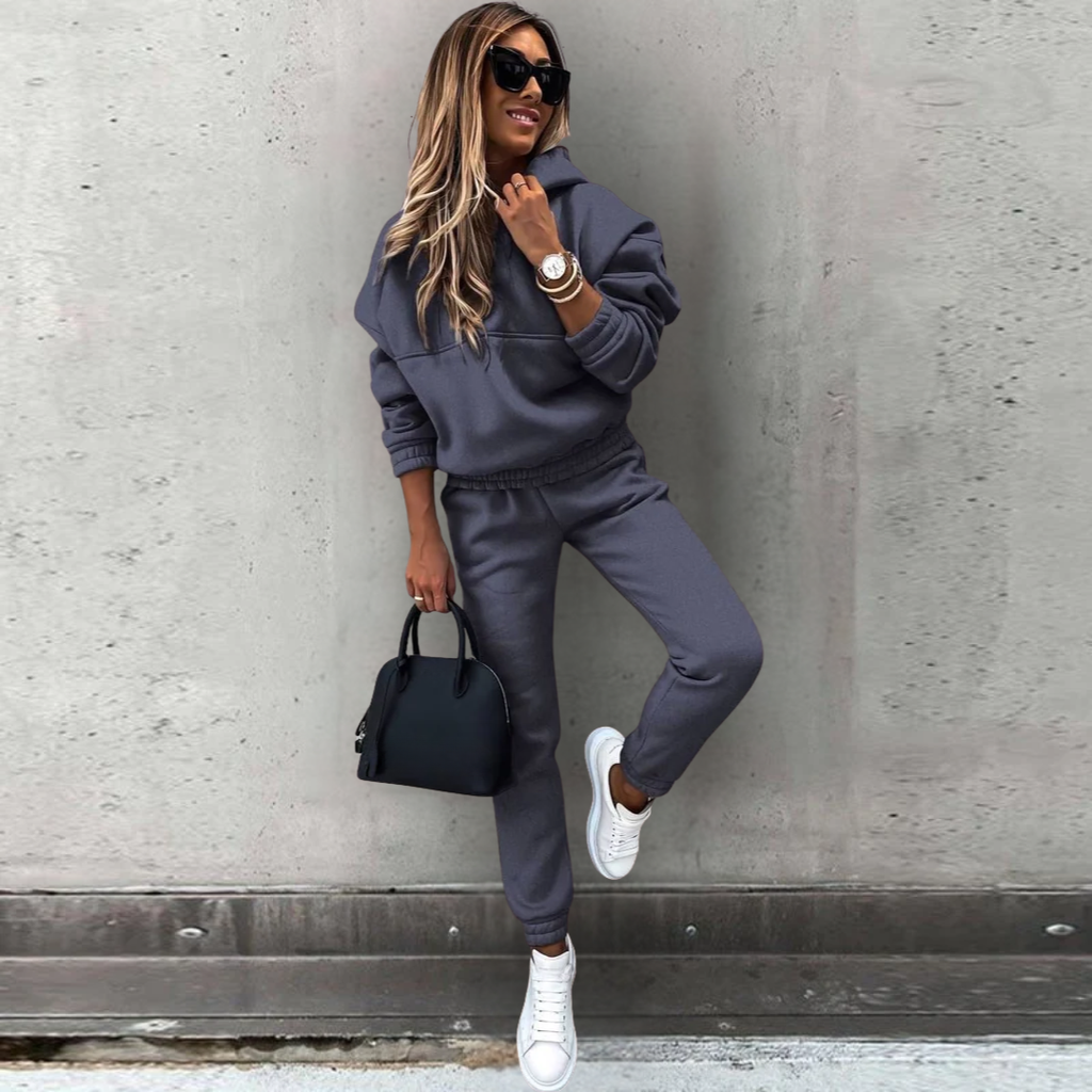 Zarina | Conjunto de invierno con sudadera y joggers para mujer