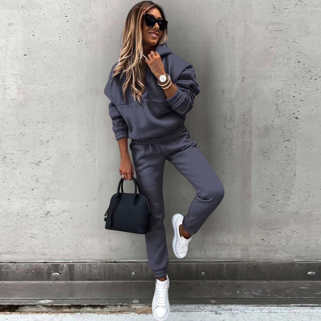 Zarina | Conjunto de invierno con sudadera y joggers para mujer