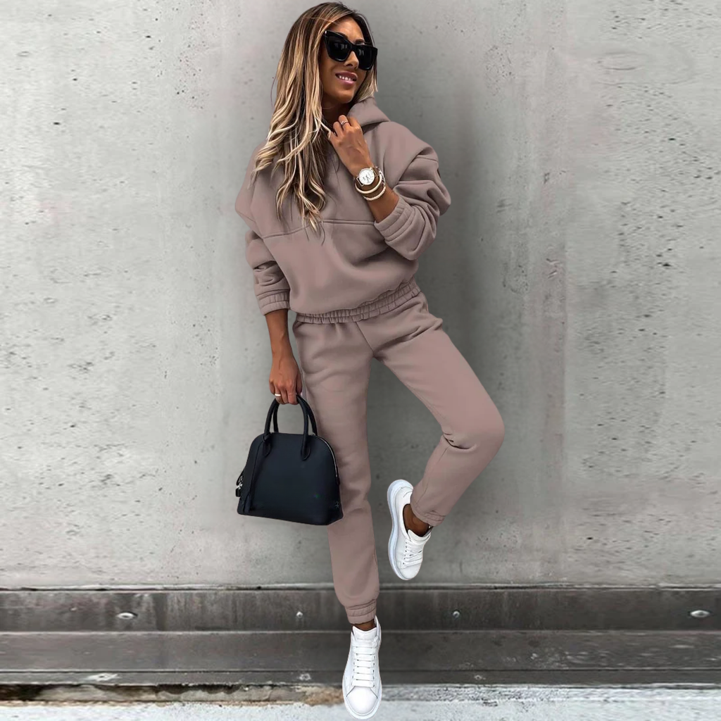 Zarina | Conjunto de invierno con sudadera y joggers para mujer