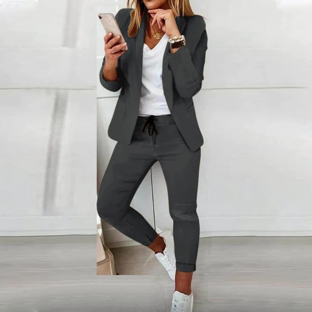 Melibea | Conjunto de invierno casual con blazer y joggers para mujer