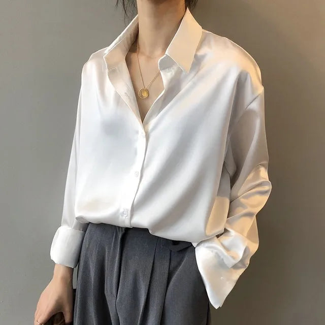 Nayeli | Blusa de satén de manga larga con botones para mujer