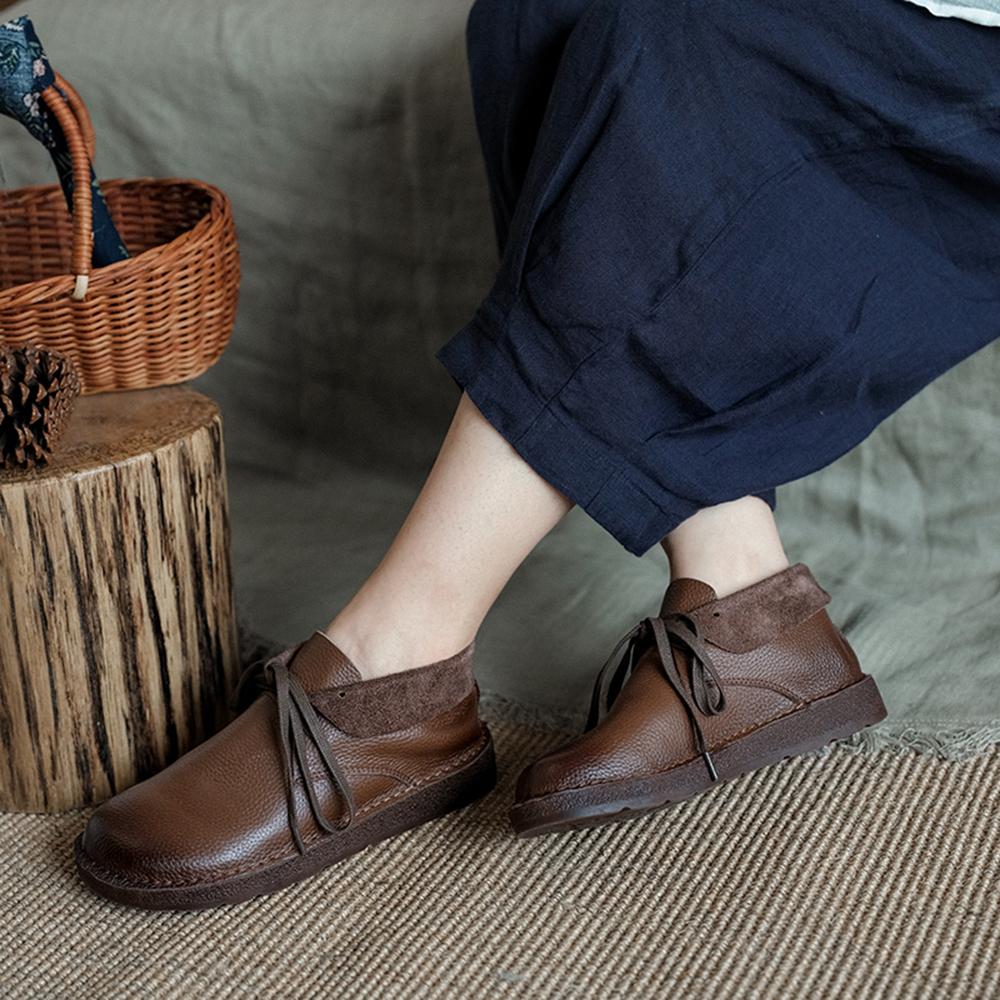 Raquel -  Botas cruzadas: un toque acogedor para la comodidad diaria
